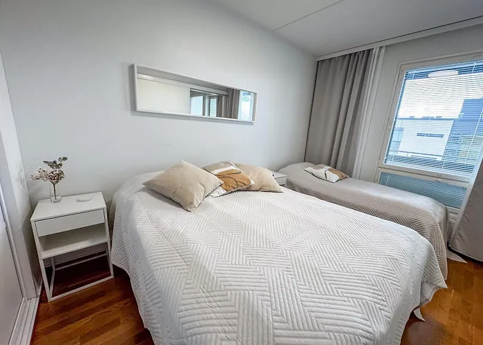 Top Floor Flat With Sauna, A/C & Free Parking
