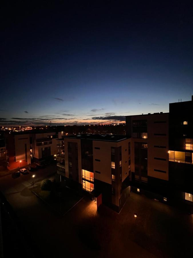 Floor Flat With Sauna, A/c & Free Parking Appartement *
