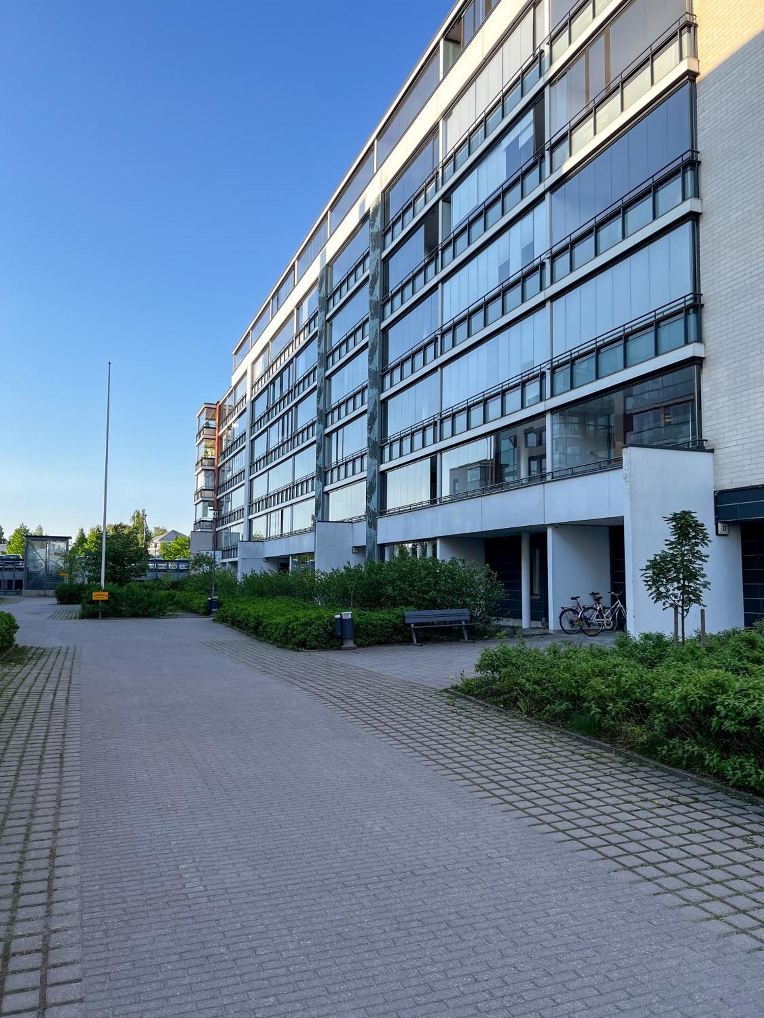 Floor Flat With Sauna, A/c & Free Parking Appartement *