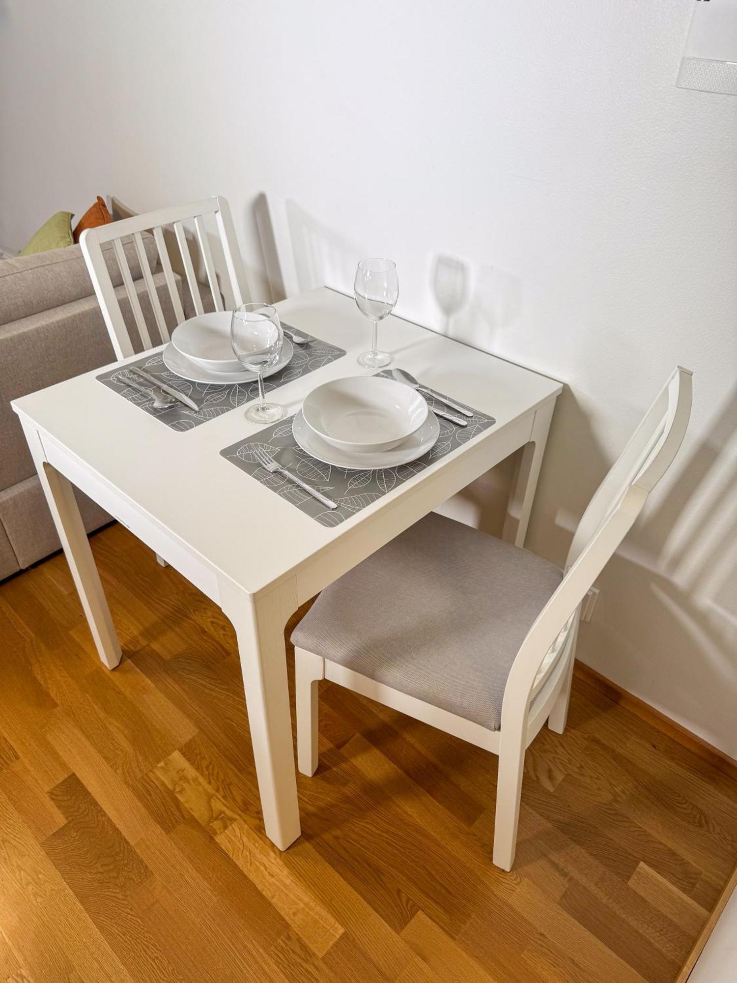 Floor Flat With Sauna, A/c & Free Parking Appartement